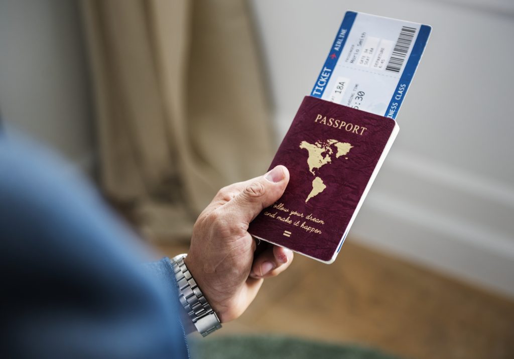 A man preparing to travel - Silk Road Elite - Silk Road Elite A man preparing to travel