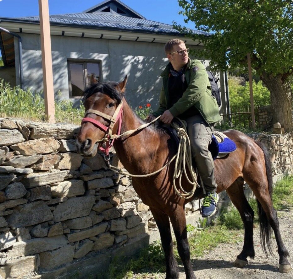 Expedición a caballo por las aldeas de Nuratau